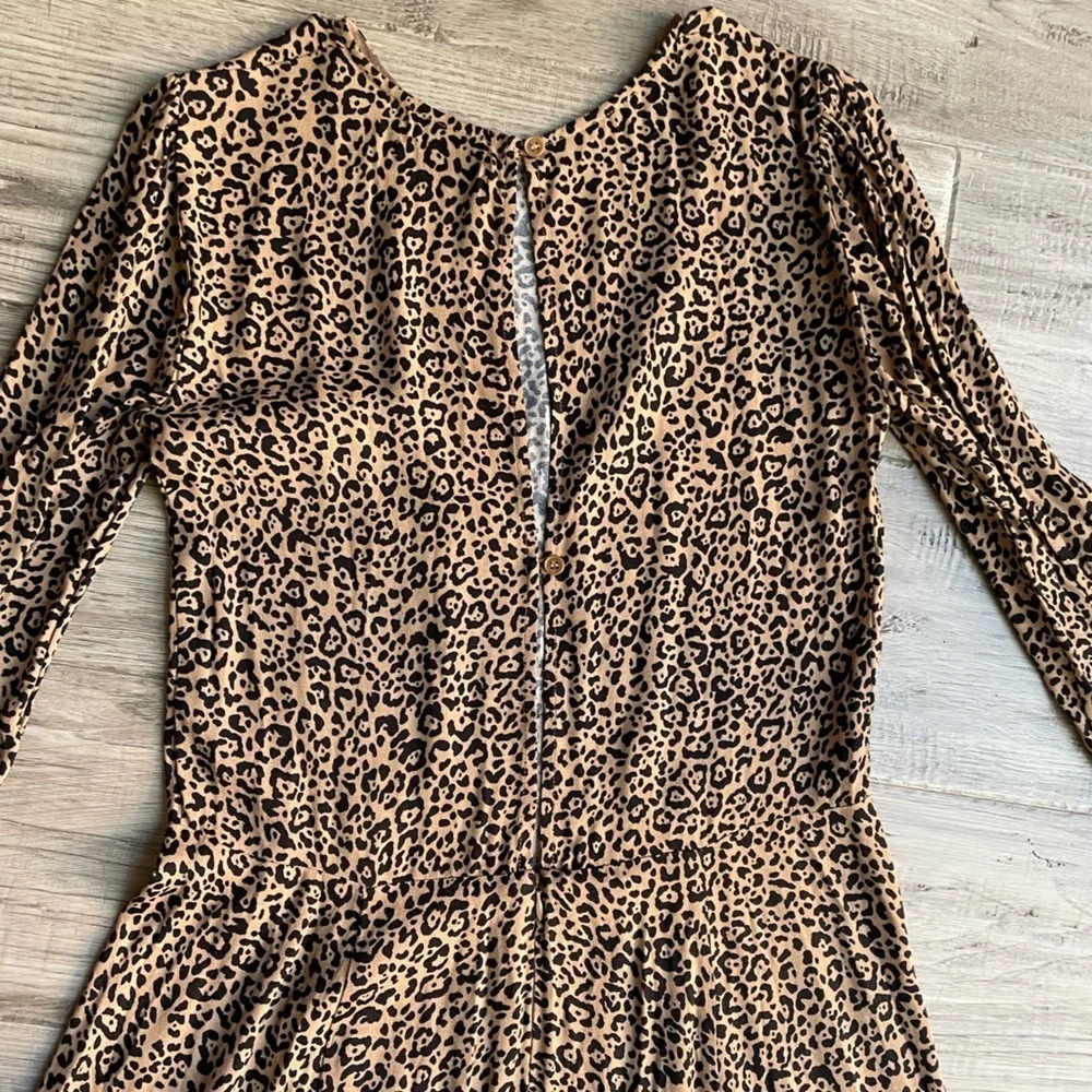Reformation Animal Print Dress 3/4 Sleeve W/Ties Front Slit SZ 12 fits like a 10 - Picture 5 of 16